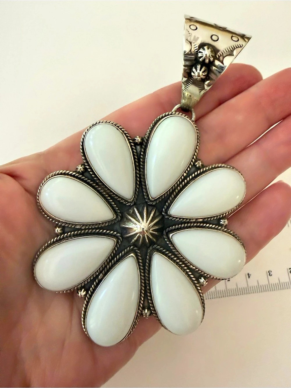 Dan Dodson XXL White Stone/Sterling500 Flower Pendant